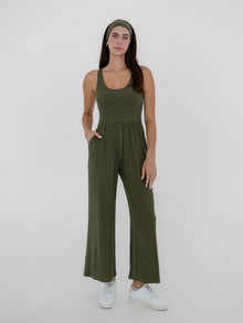 Domenique is 5'11'' (S)