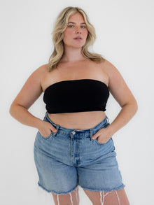 Alicia is 5'8'' (1X)