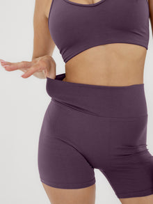 Domenique is 5'11'' (S)