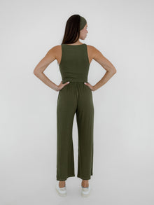 Domenique is 5'11'' (S)