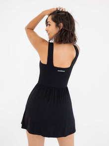 Sofia is 5'9'' (S)