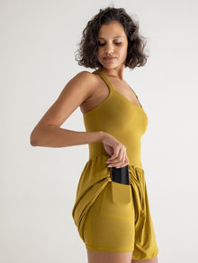 Michaela is 5'9.5'' (S)