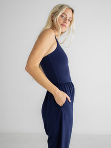 Genevive is 5'7'' (S)