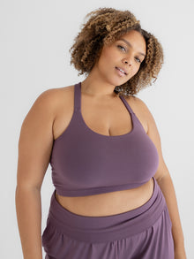 Larissa is 5'8'' (1X)