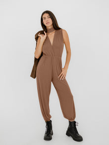 Domenique is 5'11'' (S)