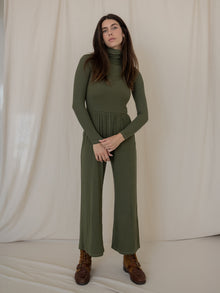 Domenique is 5'11'' (S)