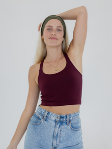 Genevive is 5'7'' (S)