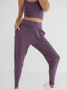 Genevive is 5'7'' (S)