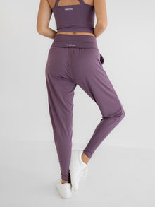 Genevive is 5'7'' (S)