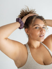 Flow Scrunchie, Ribbed Raisin