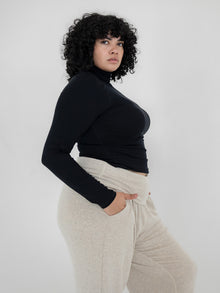 Marisel is 5'9.5'' (1X)