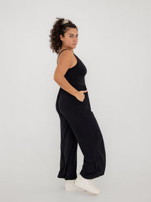 Natalie is 5'7'' (XL)