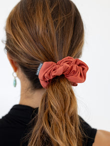 Flow Scrunchie, Coral