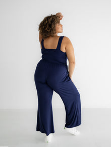 Larissa is 5'8'' (1X)
