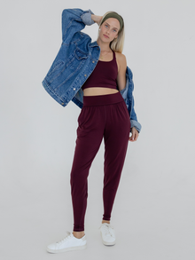 Genevive is 5'7'' (S)