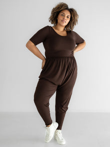 Larissa is 5'8'' (1X)