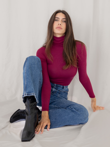 Domenique is 5'11'' (S)