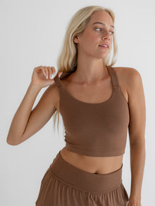 Genevive is 5'7'' (S)