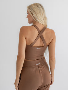 Genevive is 5'7'' (S)