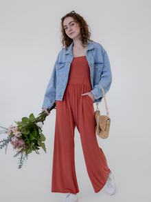 Hayley is 5'8'' (S)