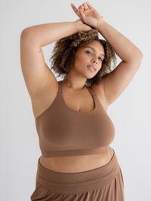 Larissa is 5'8'' (1X)