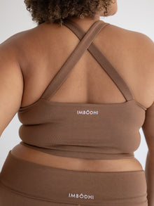 Larissa is 5'8'' (1X)