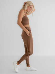 Genevive is 5'7'' (S)