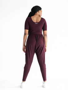 Sydney is 5'10.5'' (XL)