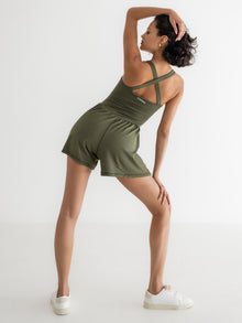 Michaela is 5'9.5'' (S)