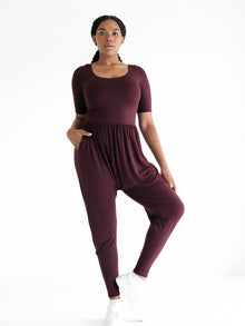 Sydney is 5'10.5'' (XL)