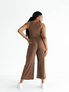Sydney is 5'10.5'' (XL)