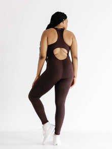 Sydney is 5'10.5'' (XL)