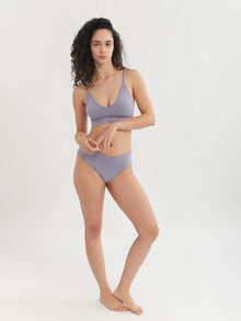 Alyssa is 5'7'' (S)