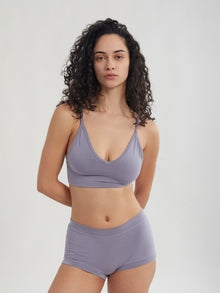 Alyssa is 5'7'' (S)