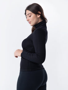 Kate is 5'10'' (XL)