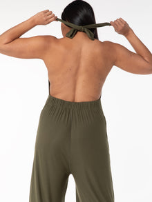 Frances is 5'9.5'' (XL)