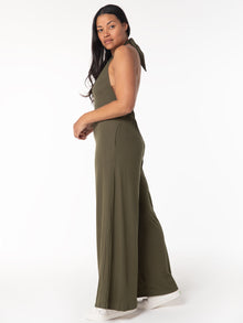 Frances is 5'9.5'' (XL)