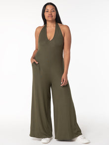 Frances is 5'9.5'' (XL)