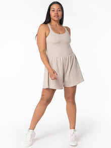 Frances is 5'9.5'' (L)